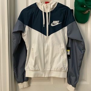 Nike wind runner